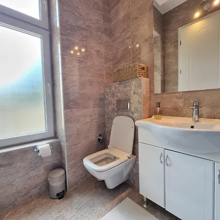 In Velika Aleja At Ilidza *