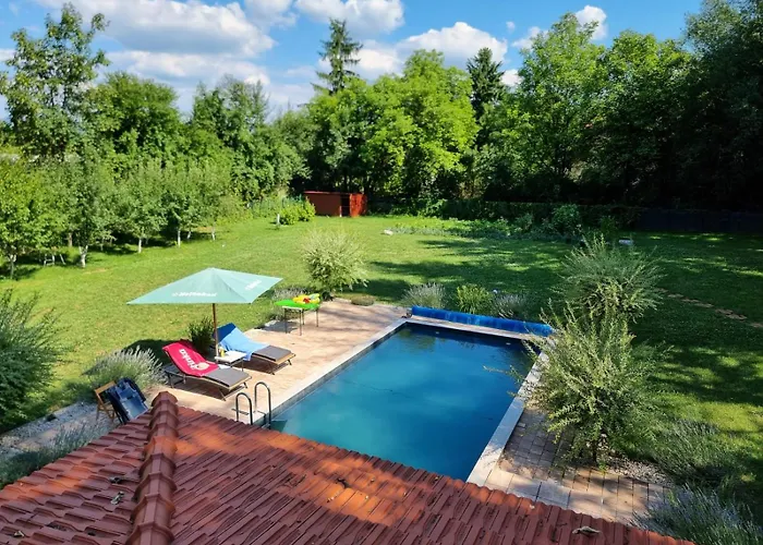 In Velika Aleja At Ilidza * סראייבו