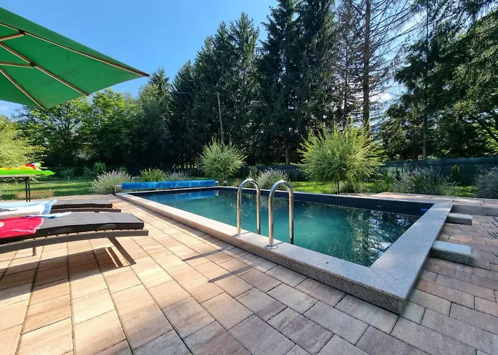 In Velika Aleja At Ilidza * סראייבו